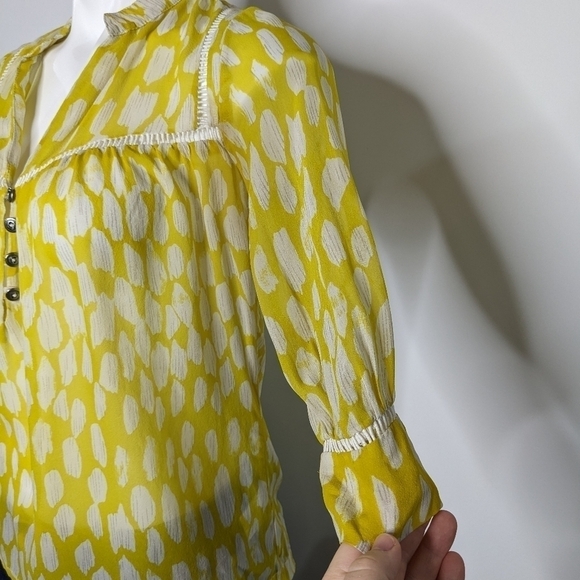 ✨3/$15 Dolan yellow & white sheer blouse XS - Picture 6 of 10